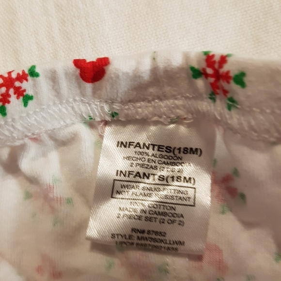 Mickey 18 months pj set fit smaller more like 12 months - Picture 4 of 4